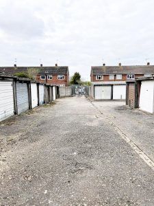 Property photo 3 of 3 Garage No 17