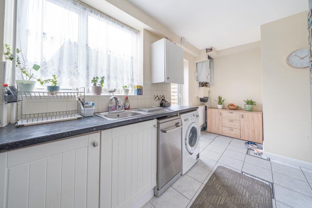 Property photo 2 of 12 Kitchen