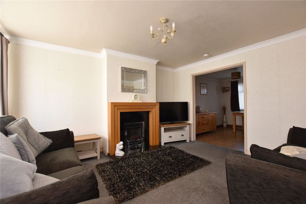 Property photo 3 of 16 Picture No. 02