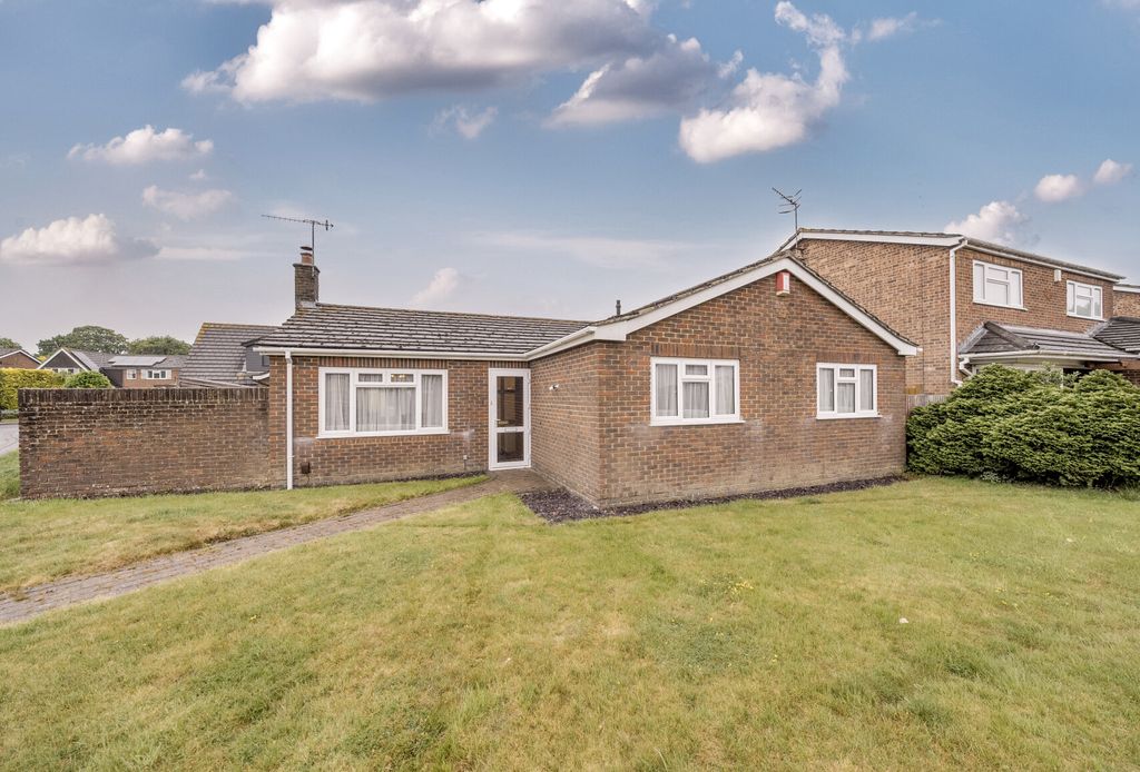 Property photo 2 of 18 1302115-1-683F2Eb...