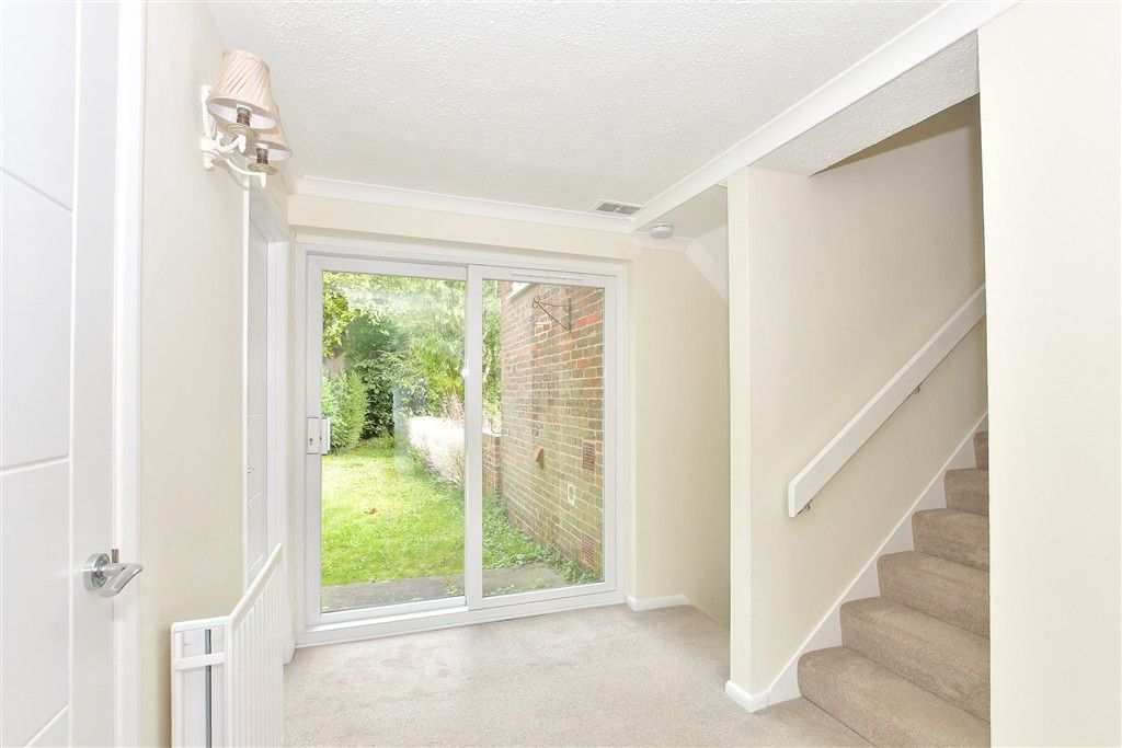 Property photo 2 of 19 Entrance Hall