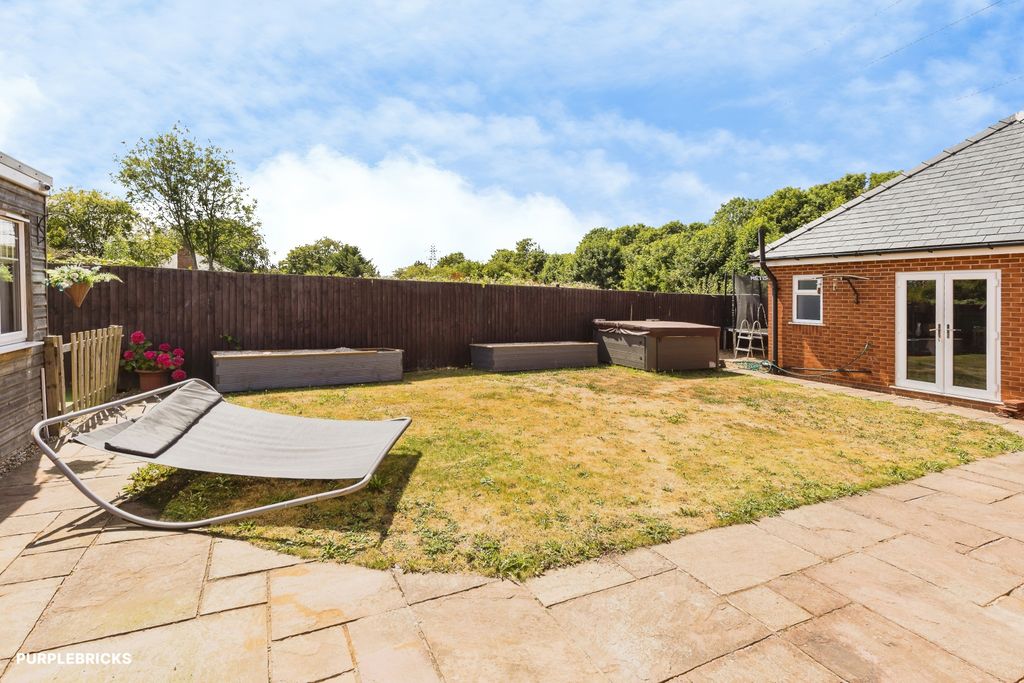 Property photo 2 of 37