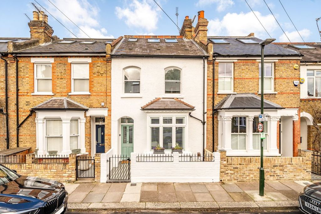 Property photo 1 of 8