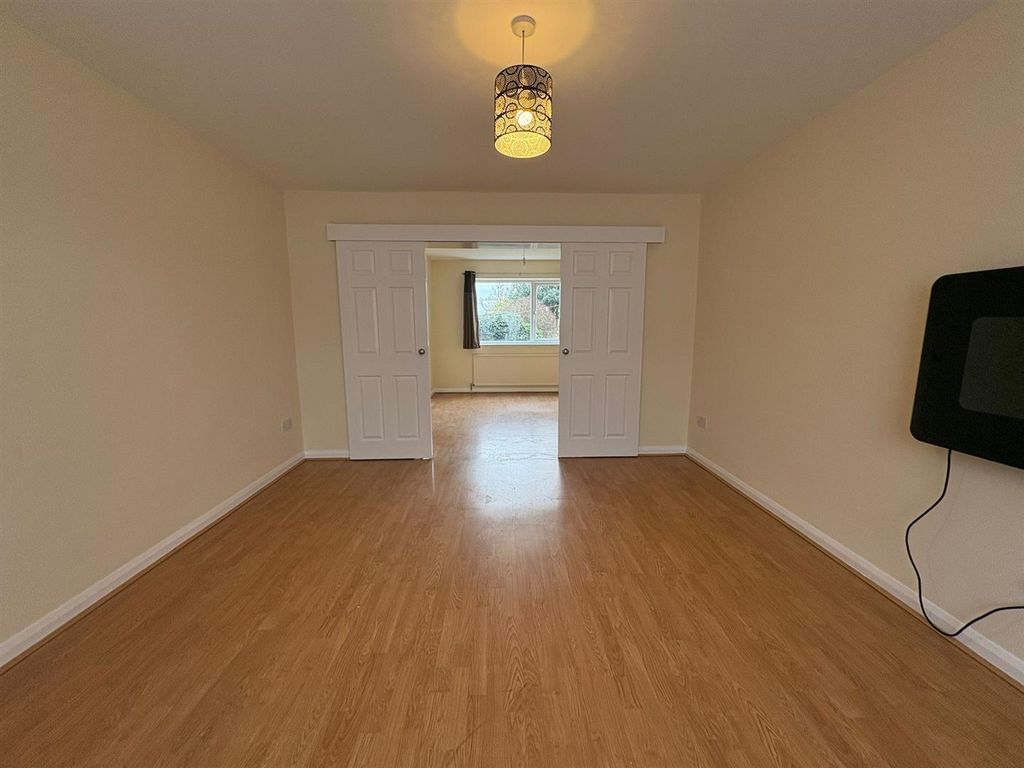 Property photo 2 of 8 Green7.Jpeg