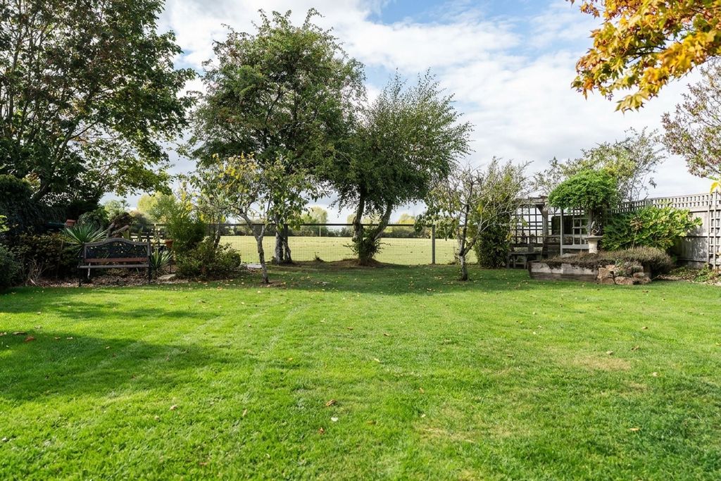 Property photo 1 of 30