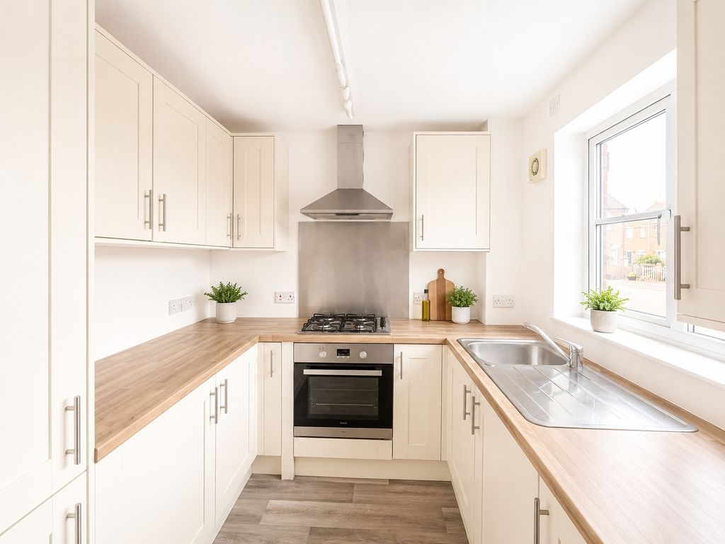 Property photo 3 of 7 Kitchen