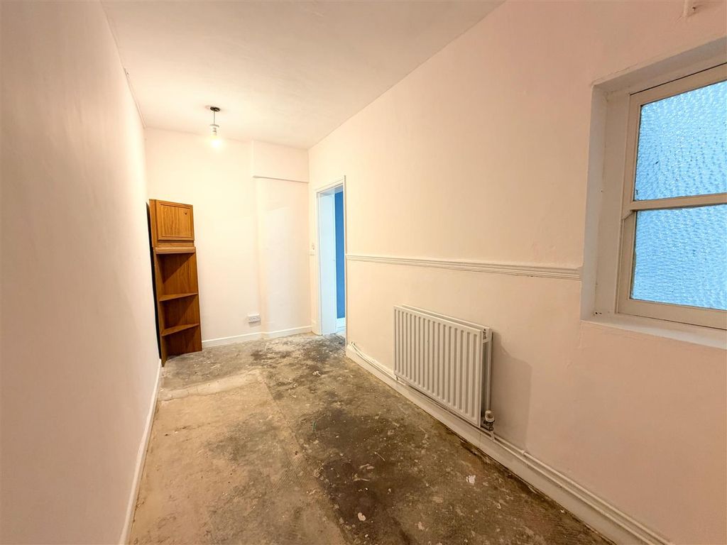 Property photo 3 of 8 Img_9321.Jpg