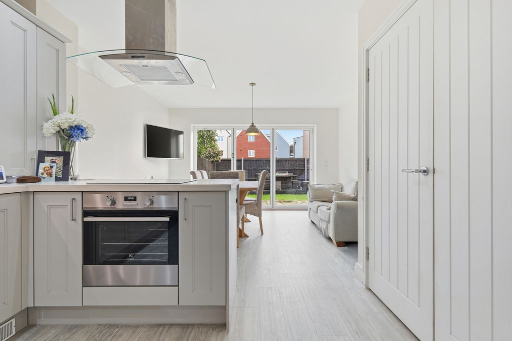 Property photo 3 of 21