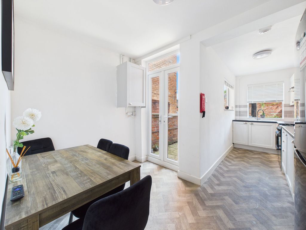 Property photo 2 of 19 Dining/Kitchen