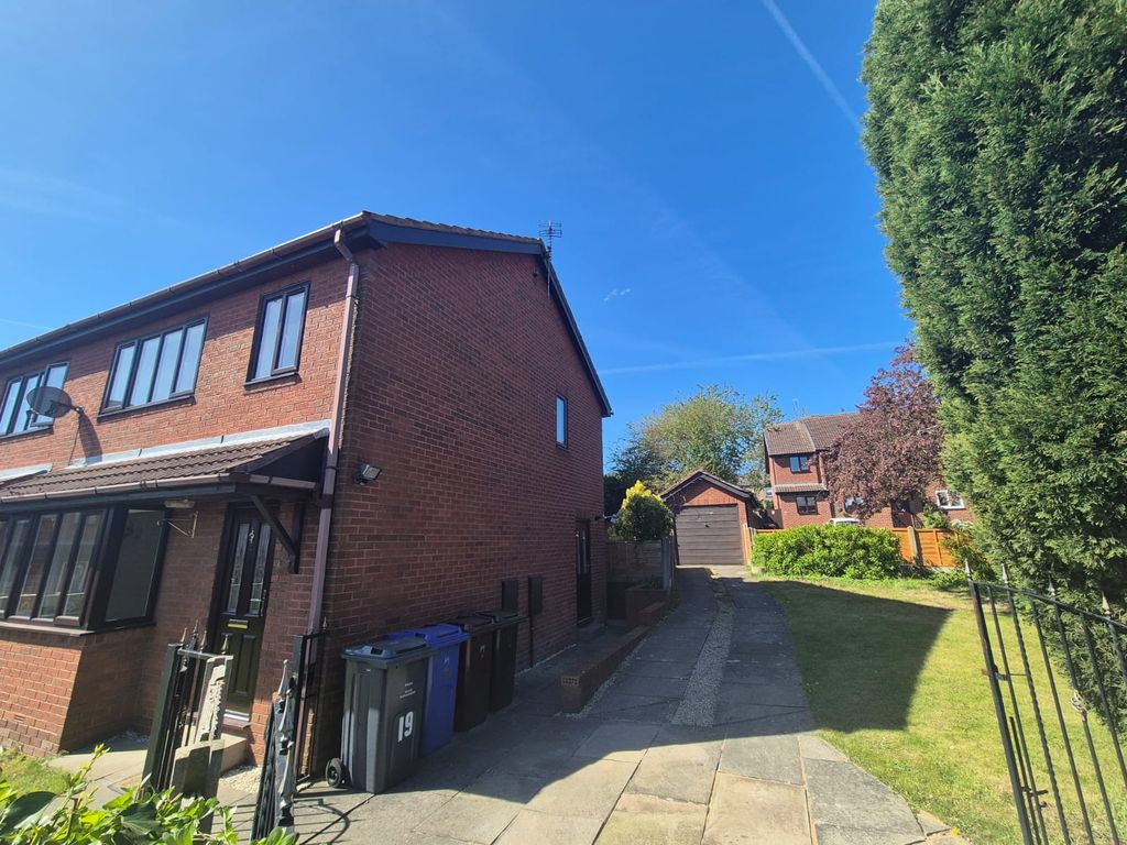 Property photo 1 of 11 3 Bed Semi-Detached House To Rent Belle Green Close, Cudworth S72