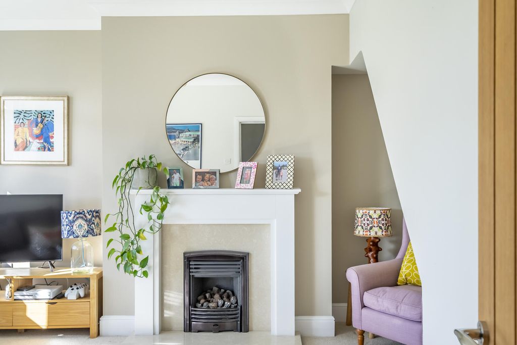 Property photo 3 of 28 Living Room