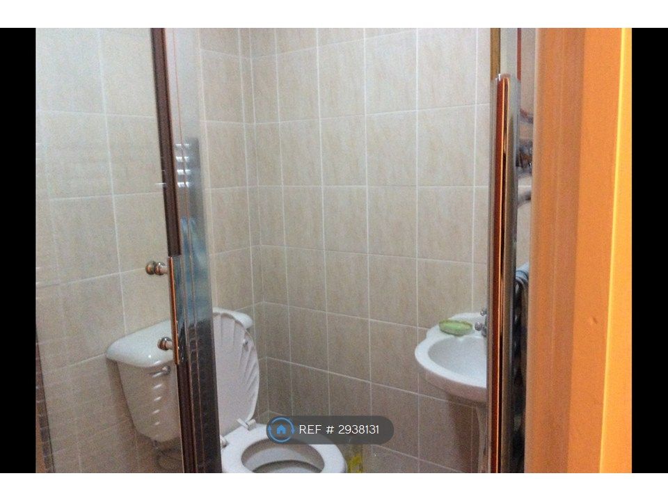Property photo 2 of 7 Bathroom