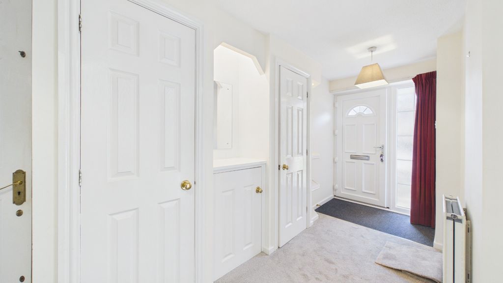 Property photo 3 of 17 6108763