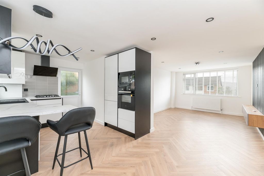 Property photo 2 of 24 Open Plan Living Accommodation