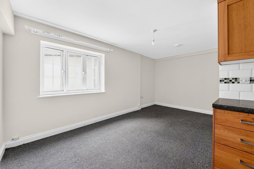Property photo 3 of 10 Living Room