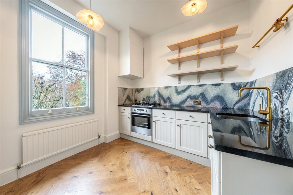 Property photo 2 of 15 Picture No. 07