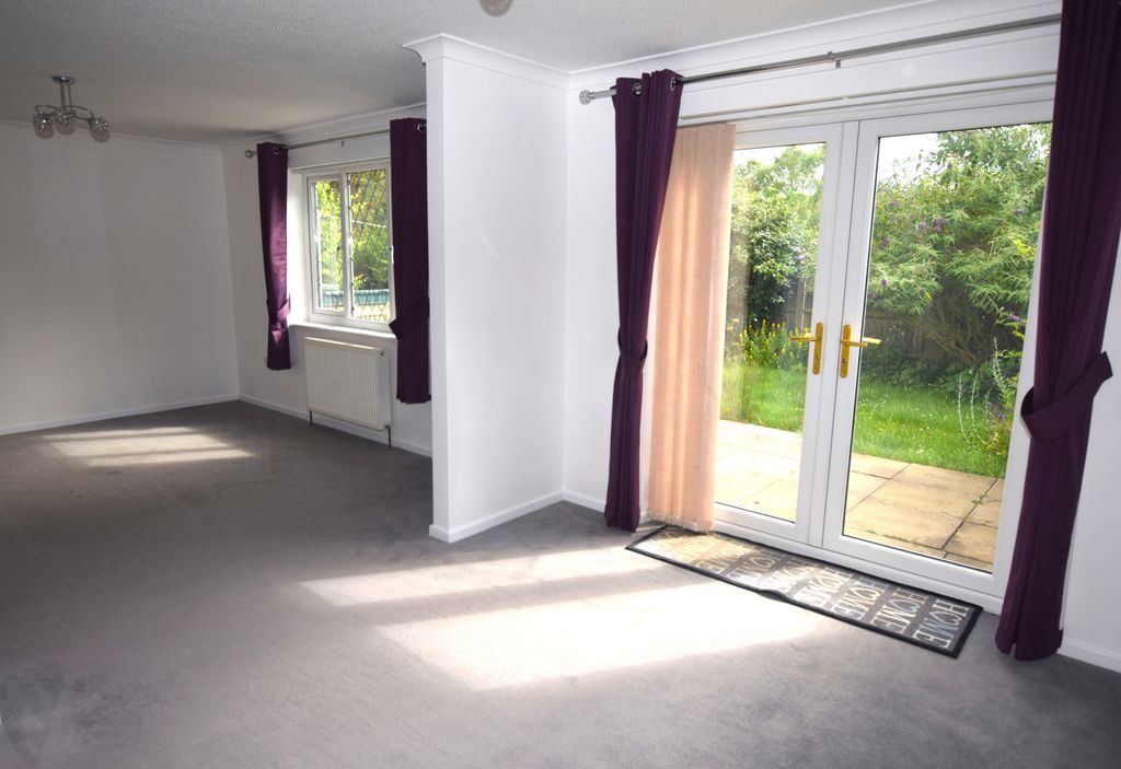 Property photo 3 of 12