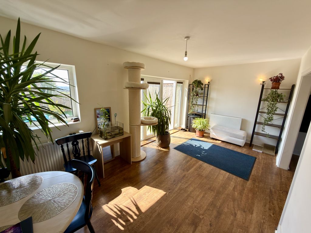 Property photo 3 of 19 Dining Room 2