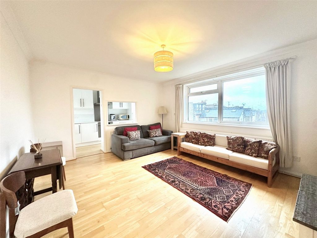 Property photo 2 of 10 Picture No. 18