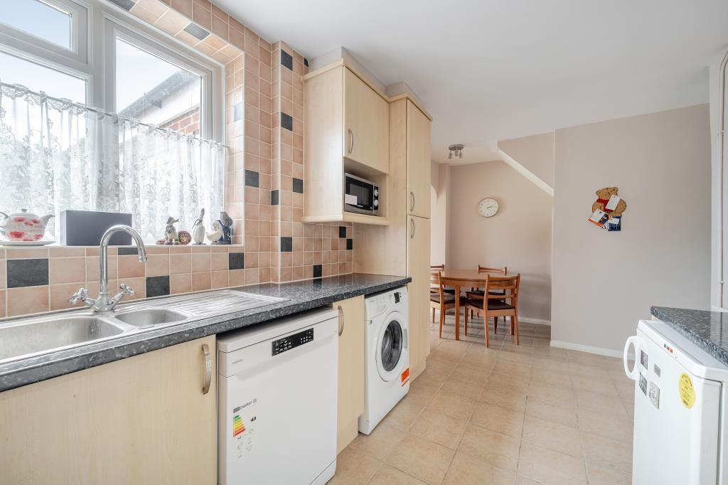 Property photo 3 of 21 Kitchen