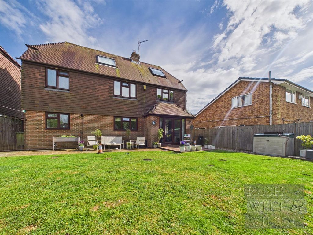 Property photo 2 of 27