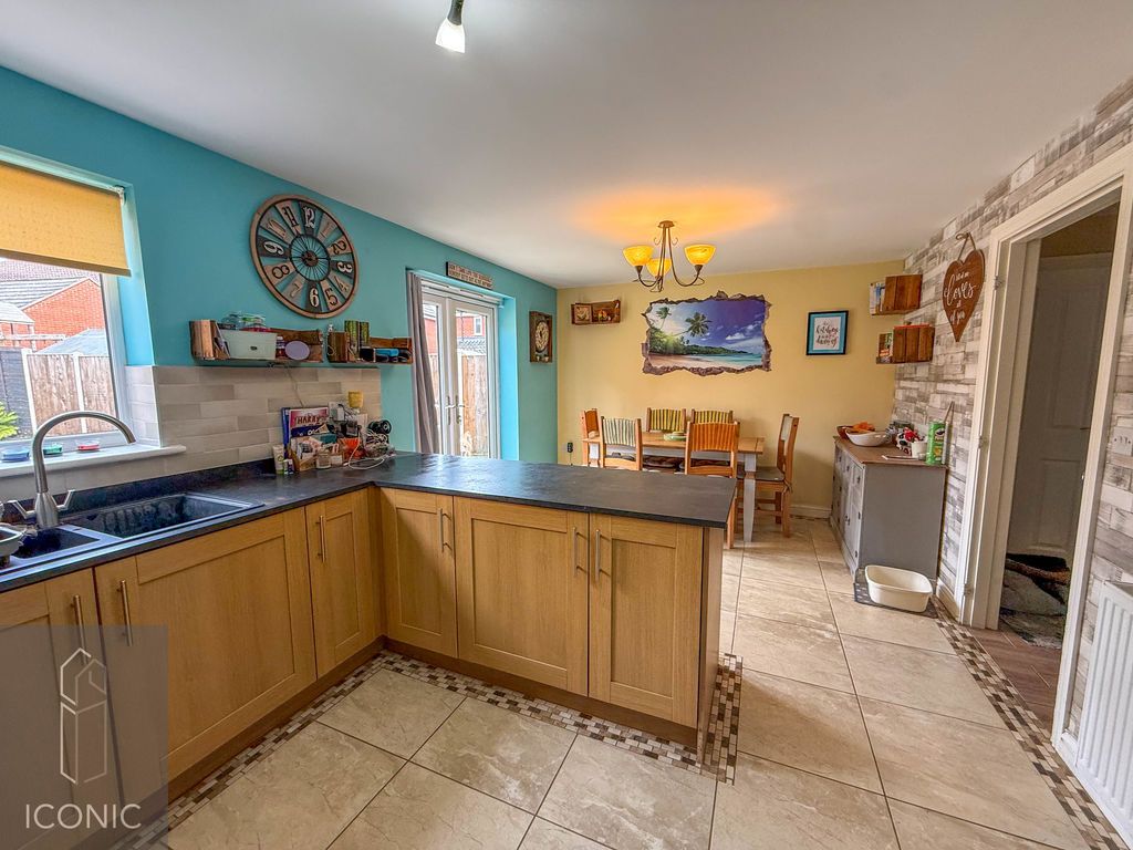 Property photo 3 of 17 Photo 6