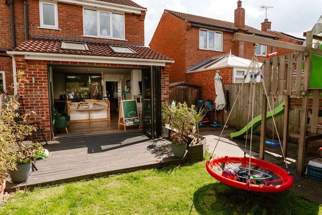 Property photo 2 of 18 Rear Garden
