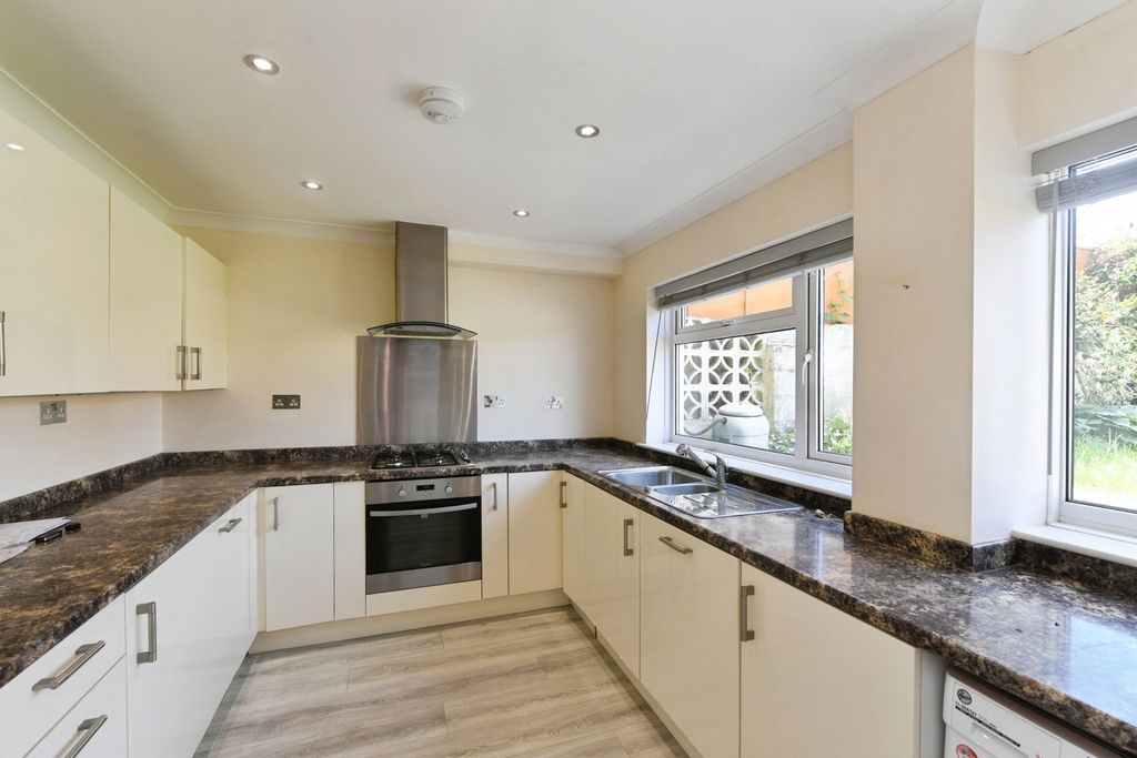 Property photo 3 of 19 Pbox-Img.Jpg