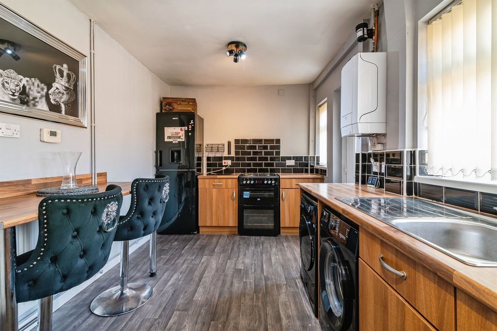 Property photo 2 of 15