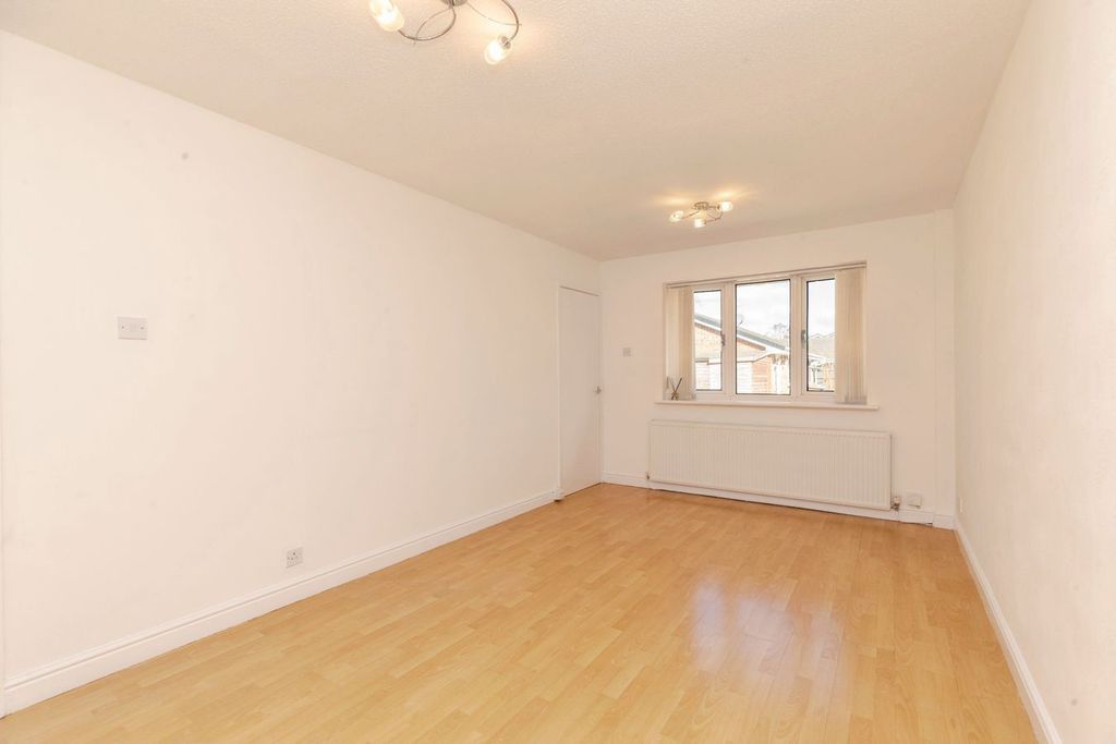 Property photo 2 of 21