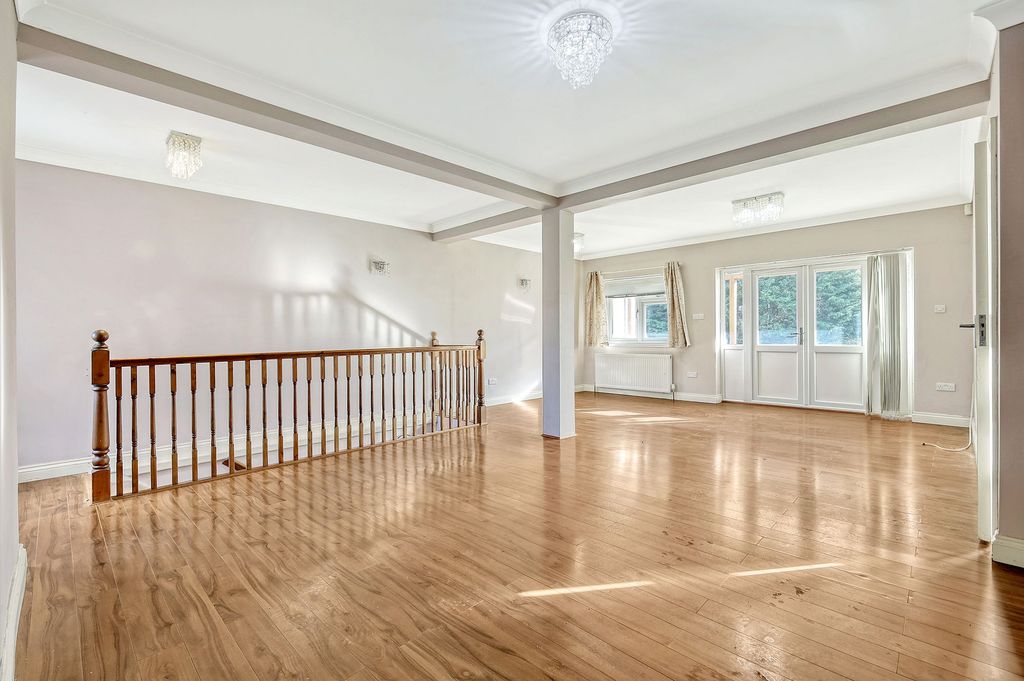 Property photo 3 of 25