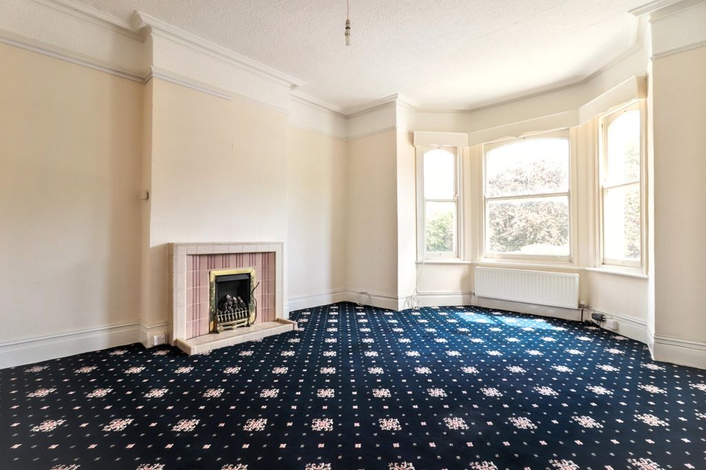 Property photo 2 of 11 Sitting Room