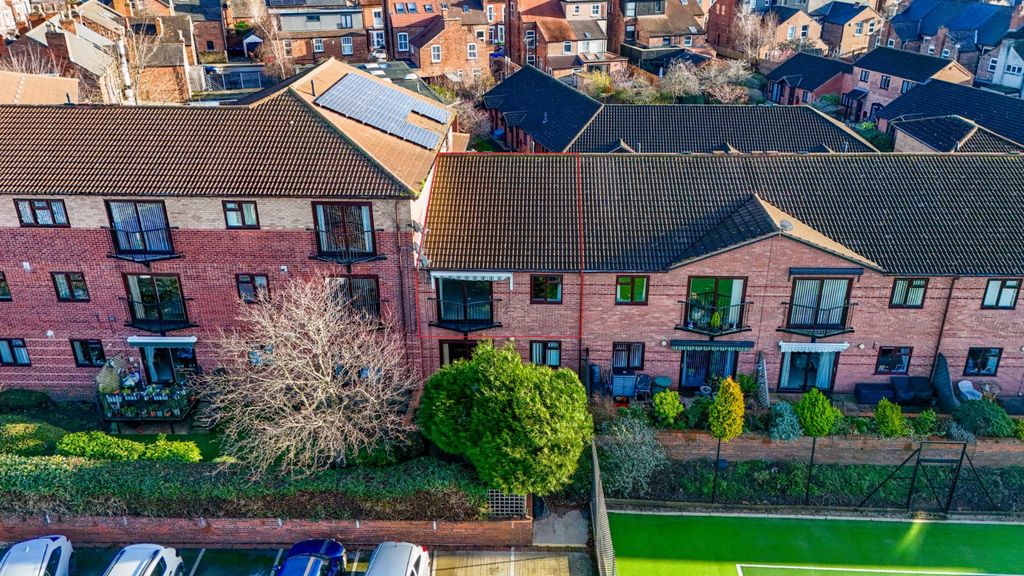 Property photo 1 of 15 Picture No. 16