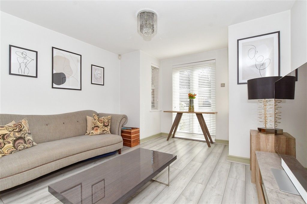 Property photo 3 of 12 Lounge/Diner