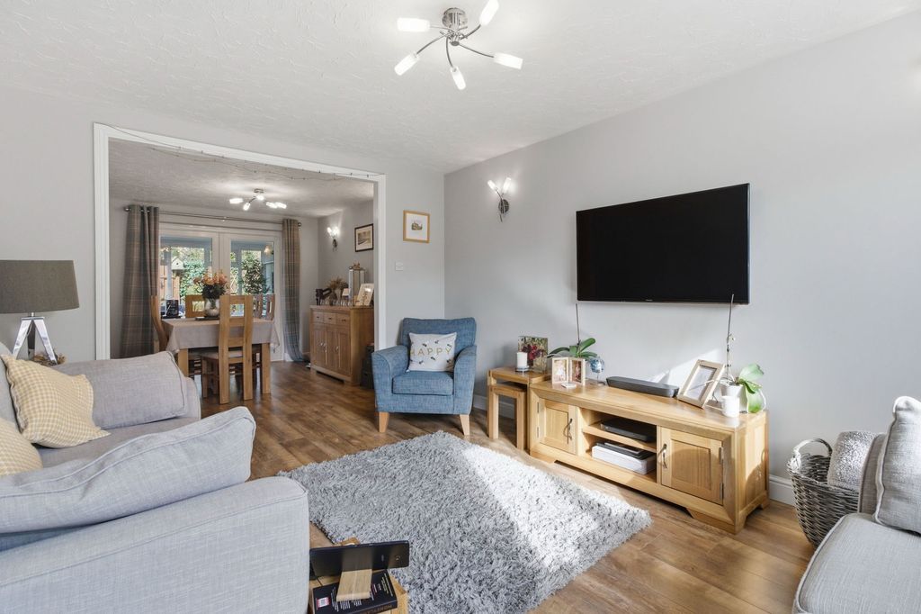 Property photo 2 of 24