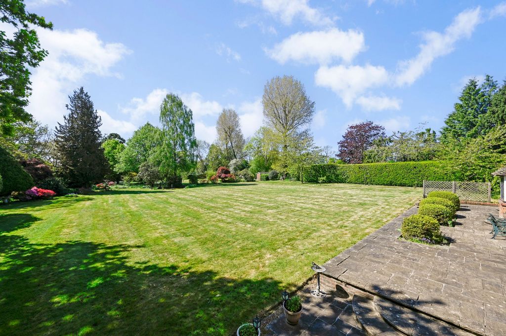 Property photo 2 of 27