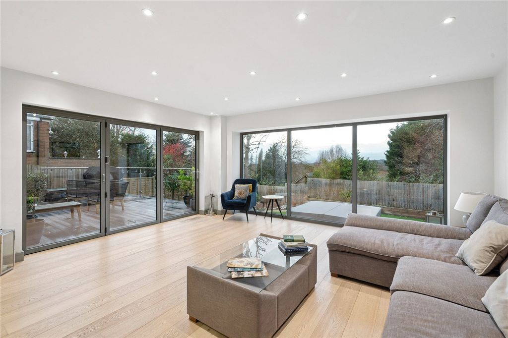 Property photo 3 of 23 Family Area