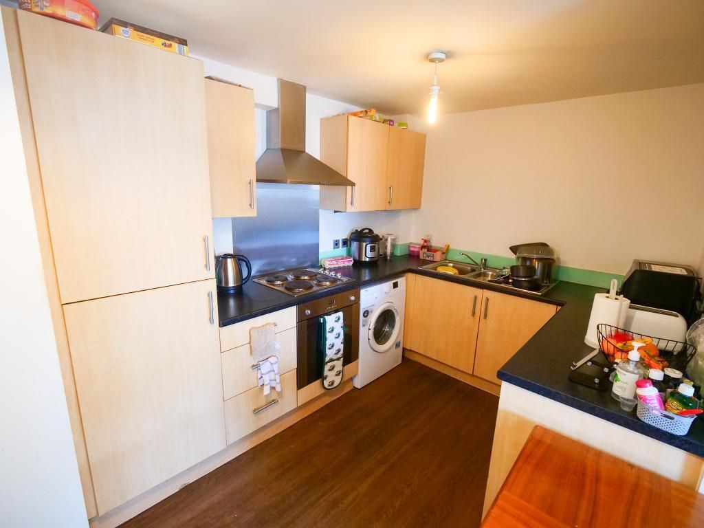 Property photo 3 of 7 Kitchen