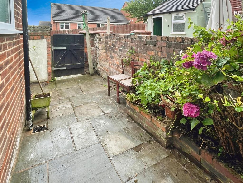 Property photo 3 of 28 Outside