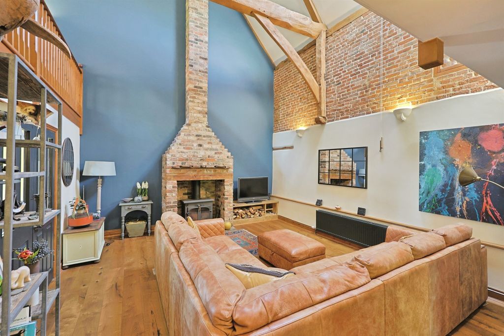 Property photo 2 of 34