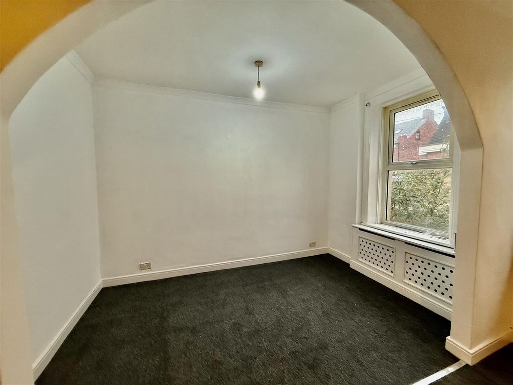 Property photo 2 of 5 Dining Room