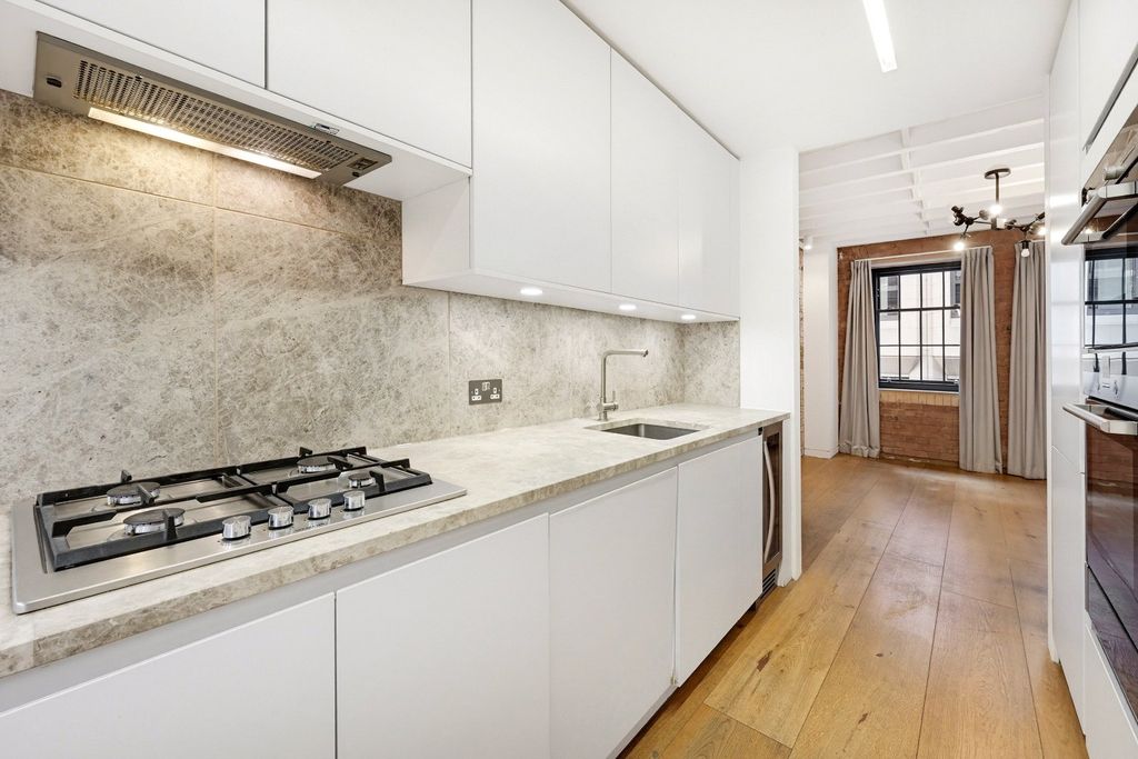 Property photo 2 of 13 Arne Street