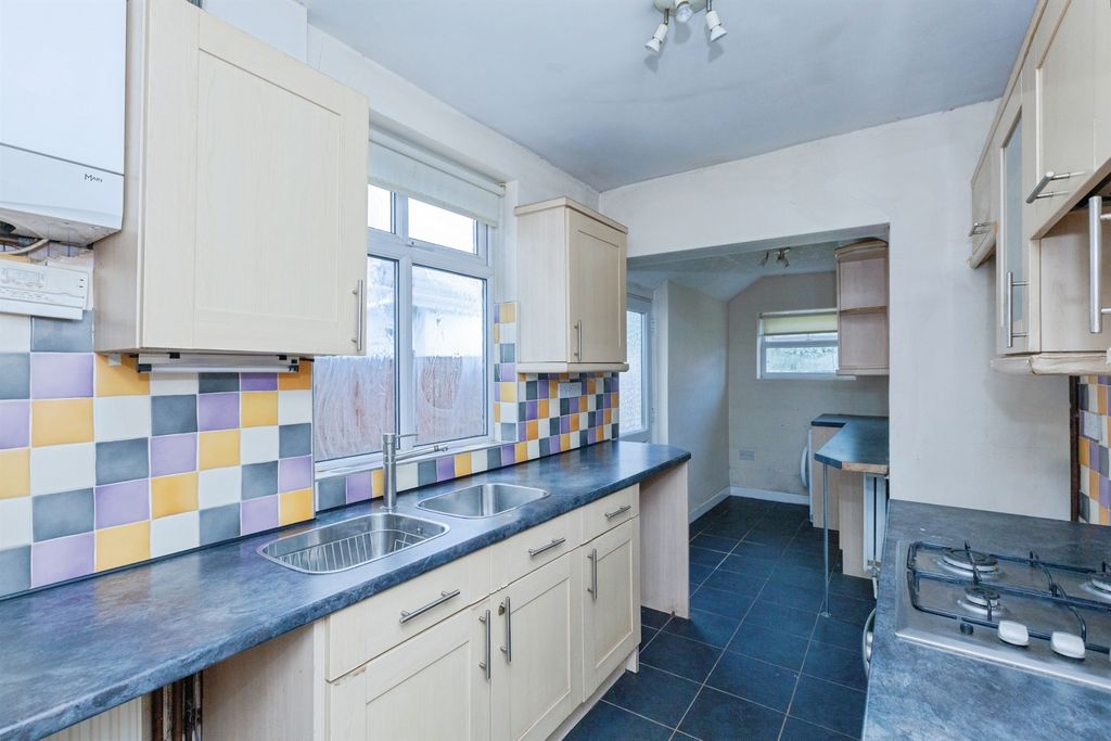 Property photo 3 of 16