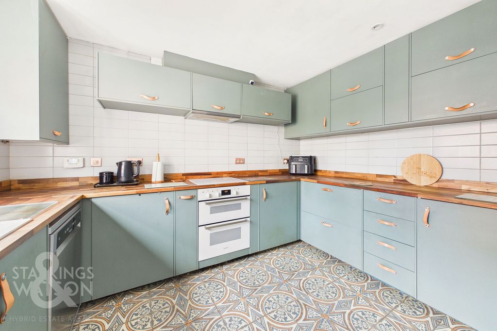 Property photo 3 of 30