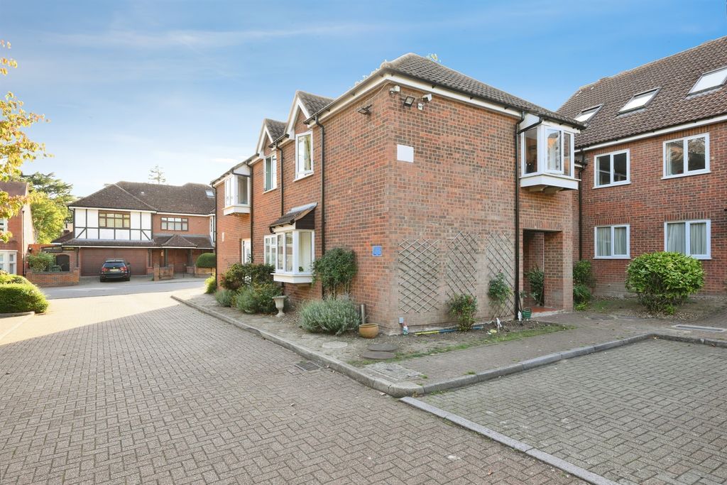 Property photo 1 of 11