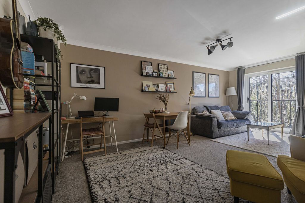 Property photo 3 of 9