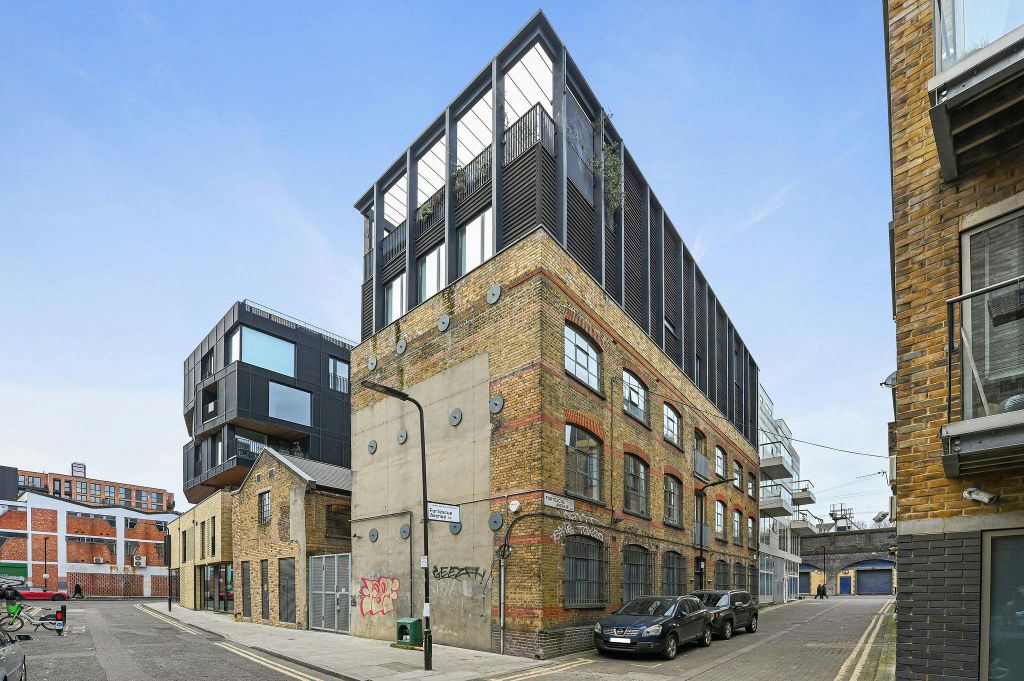 Property photo 1 of 10 Olbc32Fortescueave31.Jpg