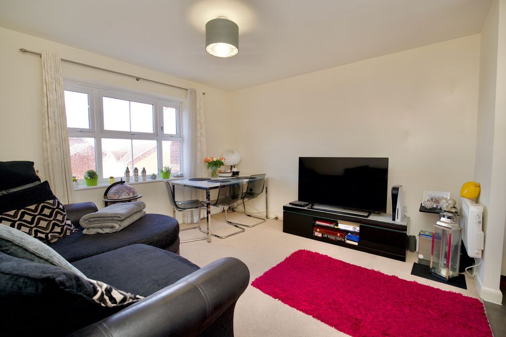 Property photo 2 of 10