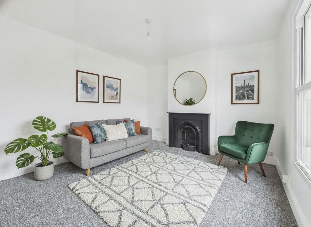 Property photo 2 of 19 Lounge (Virtually Furnished)