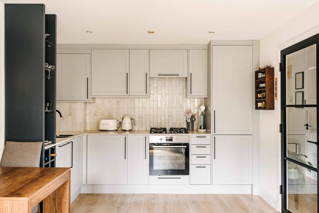 Property photo 3 of 18 Speldhurst Road, E9